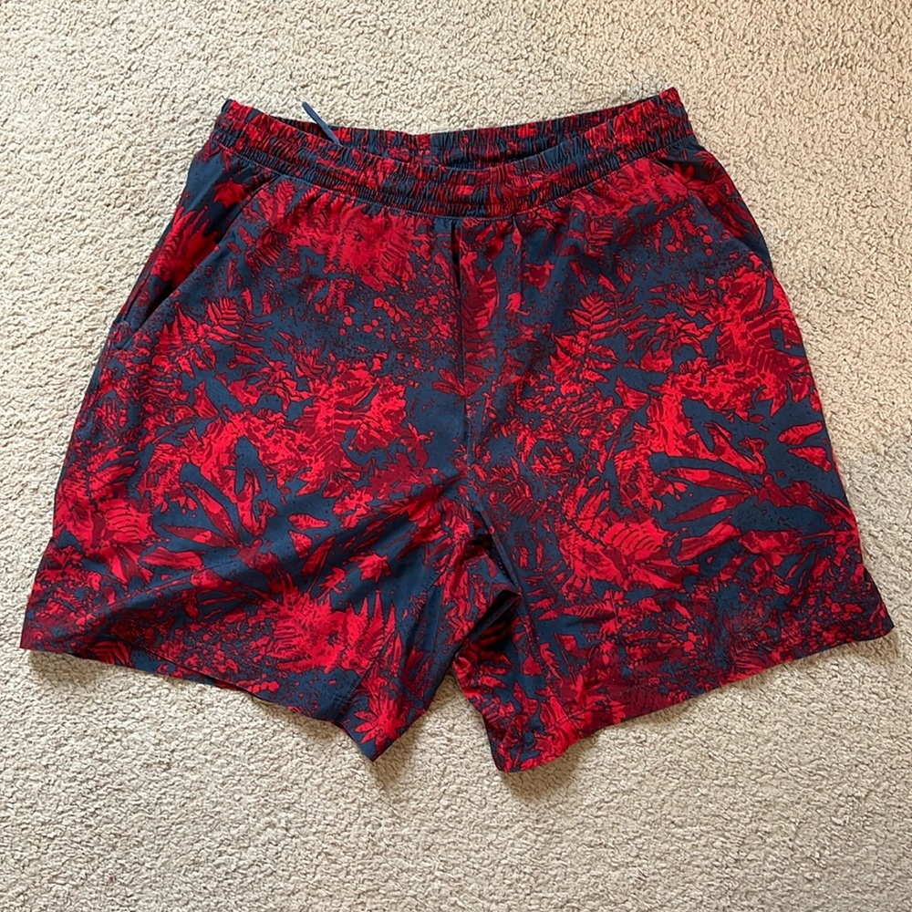 Men’s lululemon athletic shorts sz L